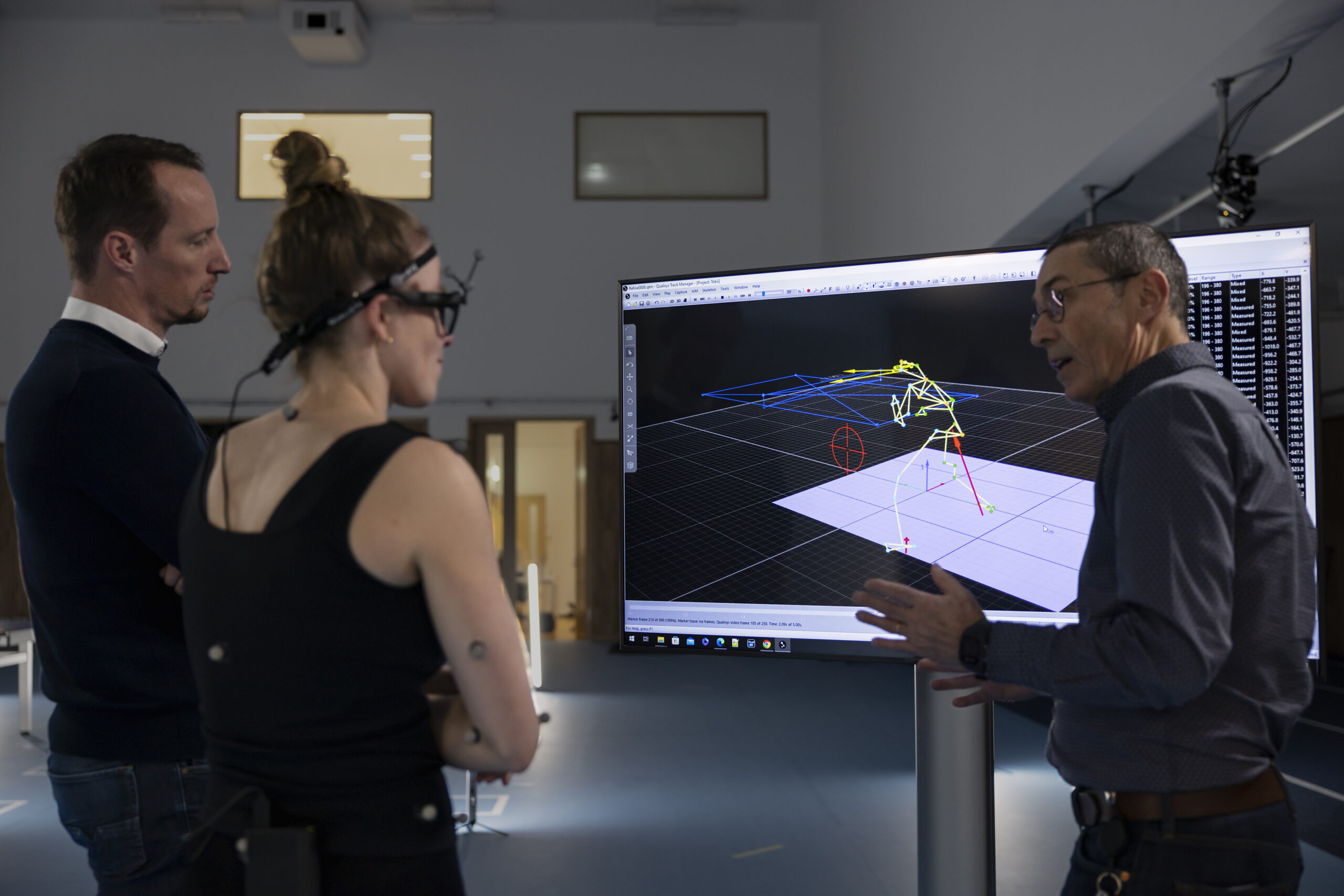 The best hand tracking solution for Qualisys stages